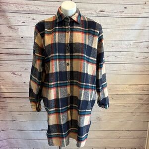 Adora Women’s Plaid Tunic Length Shacket Size Large Button Front Navy Blue Shirt